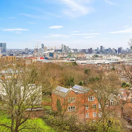 Relax, Play And Work In London Apartment Exterior photo