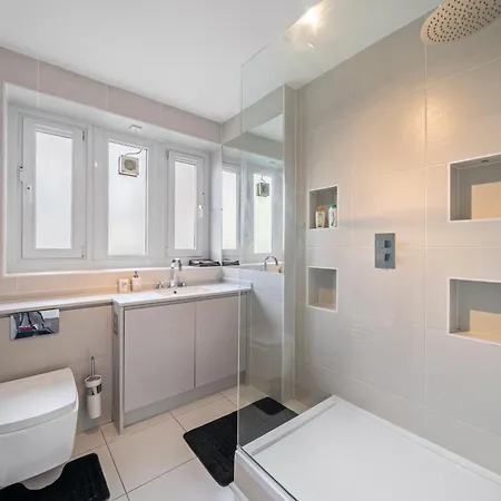 Relax, Play And Work In London Apartment Exterior photo