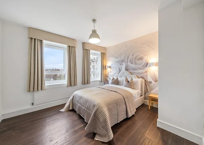 Relax, Play And Work In London